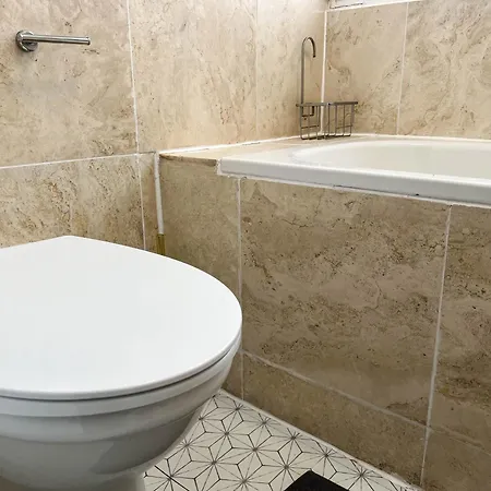 Beautiful 2 Bed Centre - Free Private Parking - Long Rates Available Leeds (West Yorkshire)