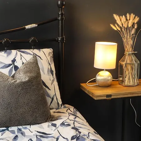 Beautiful 2 Bed Centre - Free Private Parking - Long Rates Available Apartment Leeds (West Yorkshire)