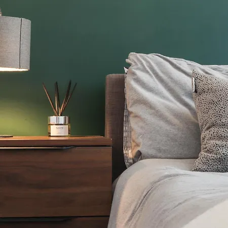 Apartment Beautiful 2 Bed Centre - Free Private Parking - Long Rates Available Leeds (West Yorkshire)